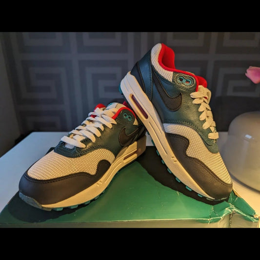 Nike air max 1 Lebron x Liverpool FC - size 4.5 uk no box